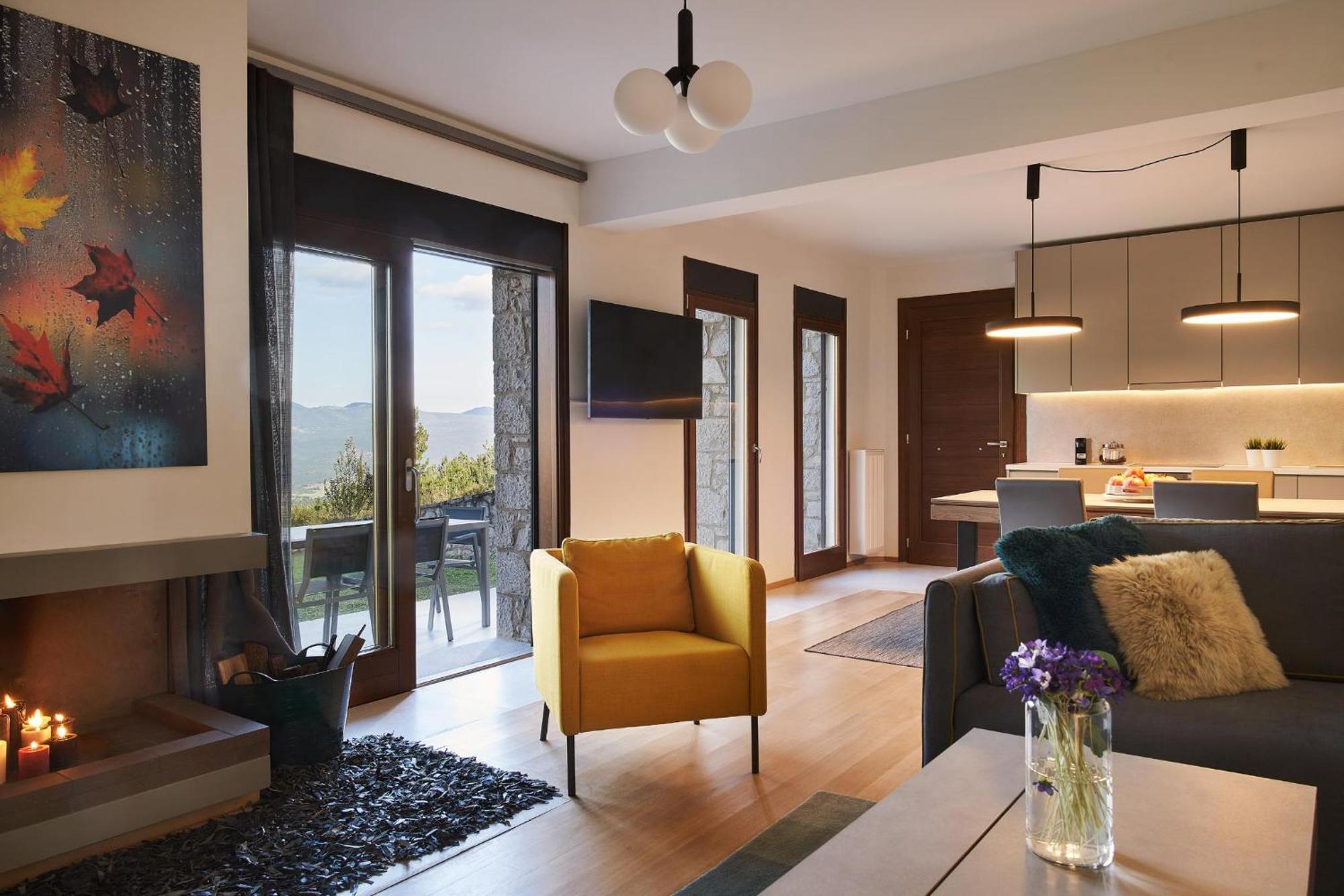 Alti Parnassos Residences Amfiklia Bagian luar foto